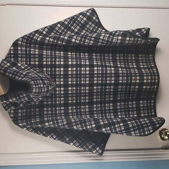 Pre-Owned Marina Luna Black/white Plaid Fleece Hooded Poncho - Size S/M - Picture 7 of 7
